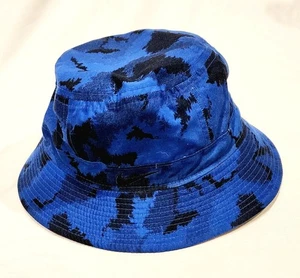 Nuevo Nike Niños Reversible Azul/Azul Camuflaje Sombrero Cubo - Talla S/M - Nuevo sin Etiquetas - Imagen 1 de 2