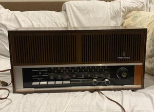 Vintage 1968 Grundig RF121U Solid State Radio AM FM Radio - funktioniert super! - Bild 1 von 4