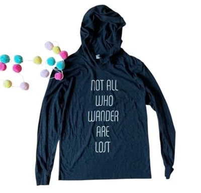 Черная футболка с капюшоном Next Level Not All Who Wander Are Lost размер S Wanderlust - Изображение 1 из 4