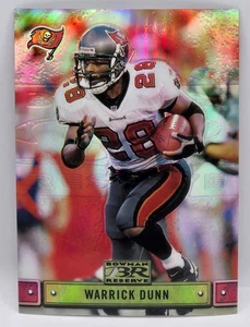 2000 Bowman Reserve Warrick Dunn Base Card (Tampa Bay Buccaneers) #67 - Bild 1 von 2