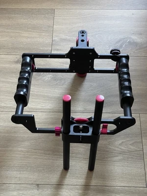 NEEWER Kamera-Videokäfig mit Handgriffen – für DSLRs & spiegellose Kameras - Bild 1 von 2