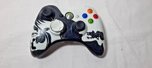 Controlador Microsoft Xbox 360 Dragon Age Edición Limitada Blanco y Negro *Probado* - Imagen 1 de 2