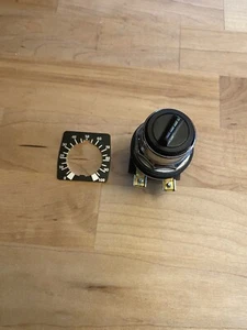 Schneider Electric 9001K2108 Potentiometer 10K Ohm 2 Watts 30mm Type K - Picture 1 of 3
