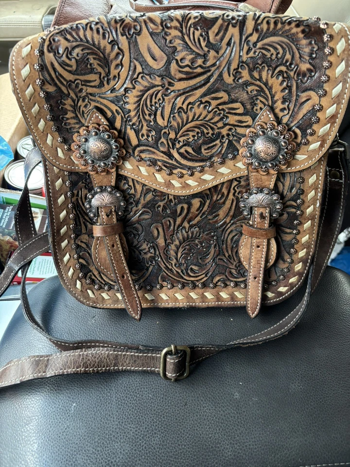 Cartera Bandolera Blazin Roxx Oculta de Cuero Floral Foto 1 de 4