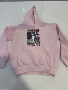 Taylor Swift Eras Tour Girls Youth Size Medium Pink Sweatshirt Hoodie Gildan Tag - Picture 1 of 5