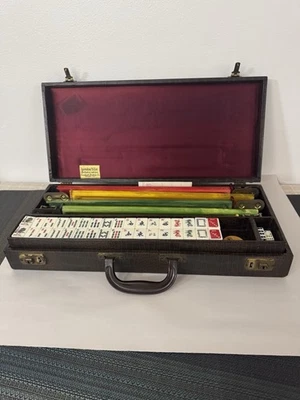 Vintage Majong Game Set W 5 Bakelite Trays  Marbleized Swirl 168 Pieces - Image 1 of 4