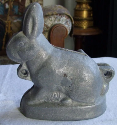 Ostern Hase Backform, Antik, Aluminium Guß, ohne Hersteller, 15,9 x 16,1 cm - Bild 1 von 4