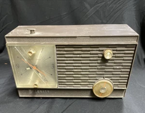VTG Zenith Tube Clock Radio, NOT Working, Parts Or Repair 2-2660 ~ Y170C - Picture 1 of 6