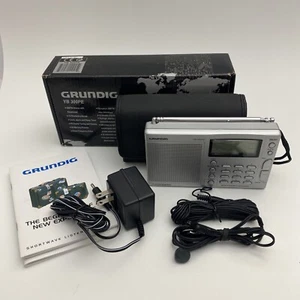 Grundig YB 300PE AM/FM 13 Band Shortwave Portable Radio & Clock Tested - Zdjęcie 1 z 6