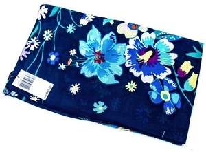 Bufanda Vera Bradley Flecos Suave 100% Rayón en Jardín a la Luz de la Luna. Nuevo con etiquetas - Imagen 1 de 4