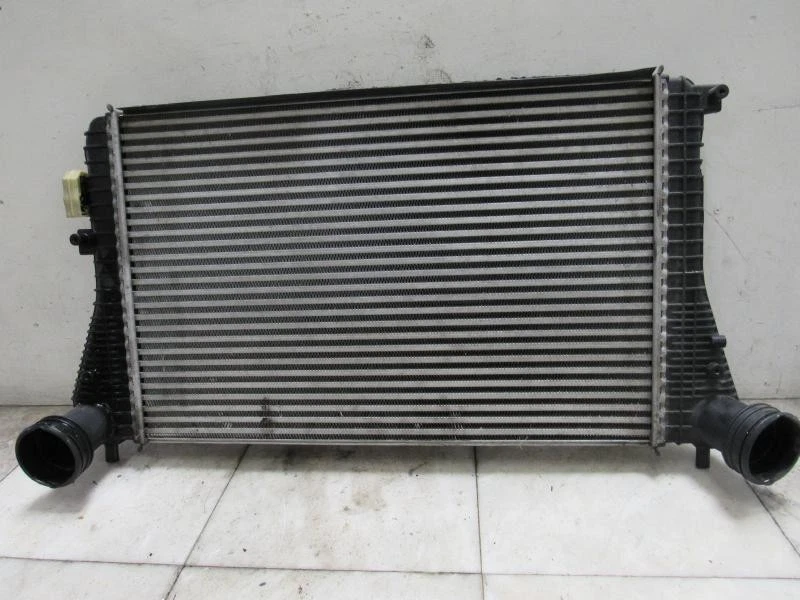 INTERCOOLER OEM 07 08 09 10 11 12 13 14 15 16 VW EOS Foto 1 de 4