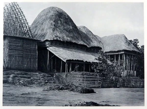 House of the Dowager Queen, Africa architecture 1930 photogravure vintage print - Picture 1 of 3