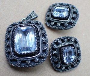 Broche colgante y pendientes de clip pequeños de topacio azul con adornos de flores de plata 935 - Imagen 1 de 9