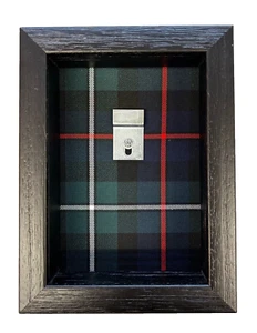 Queens Own Highlanders Medal Case For 2 Medals. Black Frame - Picture 1 of 6