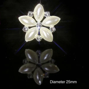 ADORNOS DE ESTRÁS DE FLORES DE PLATA PERLA Y DIAMANTE 2,5CM BODAS ARTESANÍAS - Imagen 1 de 5