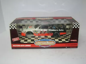 1/18 CHEVY #17 WESTERN AUTO/DARRELL WALTRIP LUMINA DIECAST RACE CAR NIB 1992 vi - Picture 1 of 4