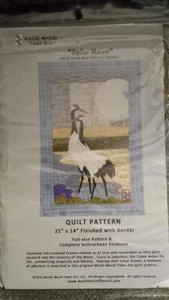 "Hello Moon" Quilt Pattern from Mochi Mochi Fiber Art Size 21" x14" 2010 - Imagen 1 de 2