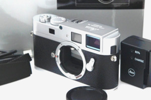 LEICA M9-P SILVER DIGITAL CAMERA BODY & BOX AND OTHERS **CCD SENSOR UPGRADED