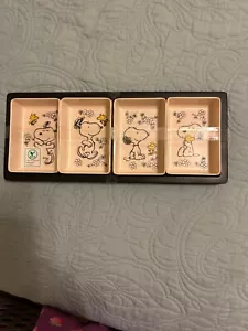 NEW Peanuts Snoopy Woodstock With Flowers Plastic Dipping Dish Snack Tray - Picture 1 of 5