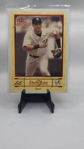 2004 Fleer Derek Jeter - Picture 1 of 2