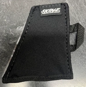 New OEM Skinz Protective Gear Polaris Fusion Headlight Adjuster Cover- PHC200-BK - Picture 1 of 3