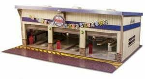 Innovative Hobby "Pit Stop Garage" 1/64 HO Slot Car Scale Photo Building Kit - Picture 1 of 2