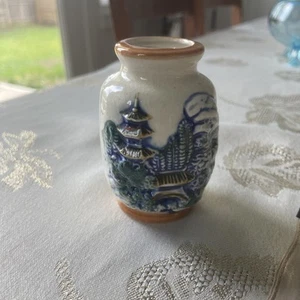ANTIQUE OCCUPIED JAPAN SMALL BUD VASE HAND PAINTED RARE PORCELAIN 3" CRAZING - Picture 1 of 5