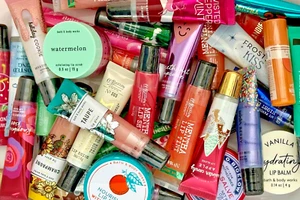 Bath & Body Works Lip Care- Gloss Balm Scrub Mask C O Bigelow- U choose one! - Picture 1 of 49