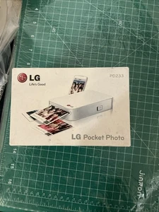 LG PD233 Pocket Photo Printer - Picture 1 of 2