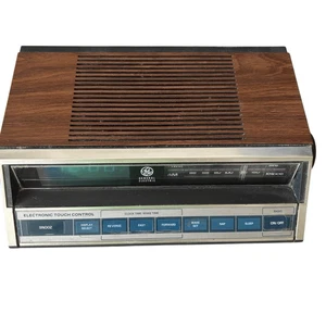 Radio-réveil GE General Electric modèle vintage 7-4662B *fonctionne* - Photo 1/8