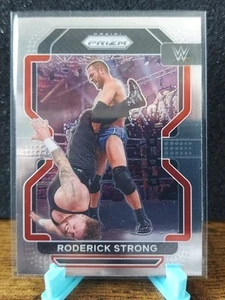 2022 Panini Prizm WWE Roderick Strong Wrestling Card - Foto 1 di 2