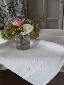 TISCHDECKE mit gestickten Monogramm, klassisches Sternen- und Mäandermotiv - Bild 1 von 6