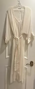 Set Accappatoio e Camicia da Notte Vintage LINDA Lingerie Beige Poliestere Setoso Cintura Tg M Nuovo Senza Etichette - Foto 1 di 12