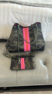 Haute Shore Tote Bag, Large, Rare Color - Picture 1 of 5