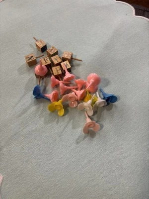 Lote De Colección De 26 Candelabros Decoración De Pasteles Mickey Mouse, Flores Rosas, Bloques Foto 1 de 4