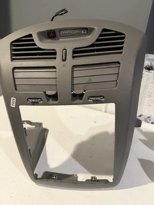 2004-2007 Chevrolet MALIBU Dash Center RADIO BEZEL Climate Air Vents Trim GRAY - Imagem 1 de 4