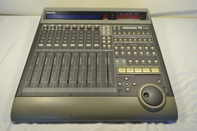 Superficie de control DAW universal Mackie Control solo piezas rotas Foto 1 de 4