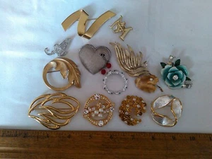 Vintage Lot of 13 Brooches ALL Designer Signed Monet, Coro, Pastelli Mixed Lot - Picture 1 of 11