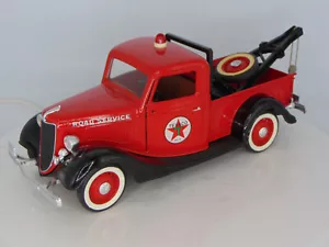 SOLIDO 1936 FORD V-8 TEXACO ROAD SERVICE TOW TRUCK 1:18 MADE IN FRANCE - Picture 1 of 9