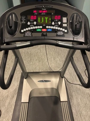 Cinta de correr Vision Fitness T9500.  200 dólares Foto 1 de 3