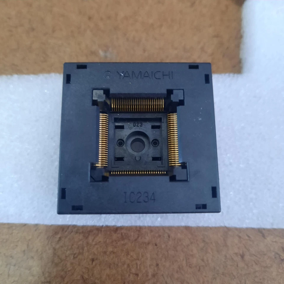 Enchufe IC de prueba QFP Yamaichi IC234-1004-023N, 0,5 mm paso 100 vías orificio pasante Foto 1 de 3
