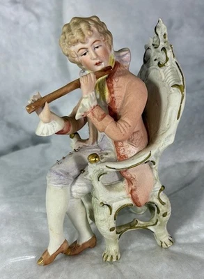 Antigua estatuilla victoriana de porcelana Grafenthal hombre sentado con flauta 11981 Foto 1 de 4