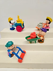 Vintage Snoopy & the Gang Snoopy's Farm Figuren mit Ausrüstung & Hausarbeit Figur - Bild 1 von 7