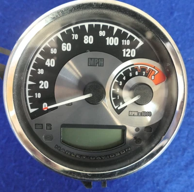 Genuine Harley Davidson M8 Softail FLFB FLFBS FLSB & 25 FLSTFI 5"MPH Speedometer - Image 1 of 3