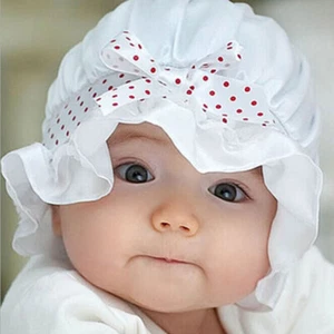 Cappello sole bambino estivo a pois berretto seta e pizzo bianco neonato 0-12 mesi - Foto 1 di 4