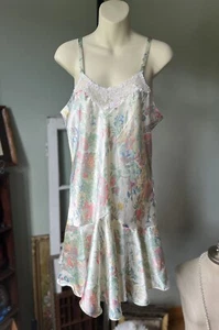 GOLD LABEL FLORAL NIGHTIE SIZE LARGE VINTAGE LINGERIE RUFFLED HEM - Picture 1 of 12