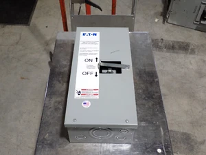 New Eaton SGDN100 100 Amp 600 Volt NEMA 1 GC/GD Circuit Breaker Enclosure - Picture 1 of 8