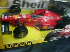 WOW ESTREMAMENTE RARO FERRARI 310/2 M. SCHUMACHER SILVERSTONE 1996 1:24 MAISTO-PMA - Foto 1 di 5