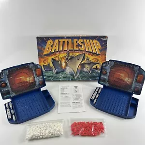 Juego de acorazado Milton Bradley 2002 completo en caja con instrucciones - Imagen 1 de 15