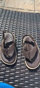 baby boys size 7/8 Baby Gap brown  sandals - Picture 1 of 2